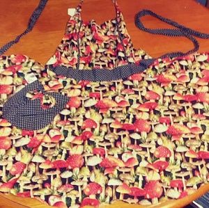 Handmade APRON- mushroom print